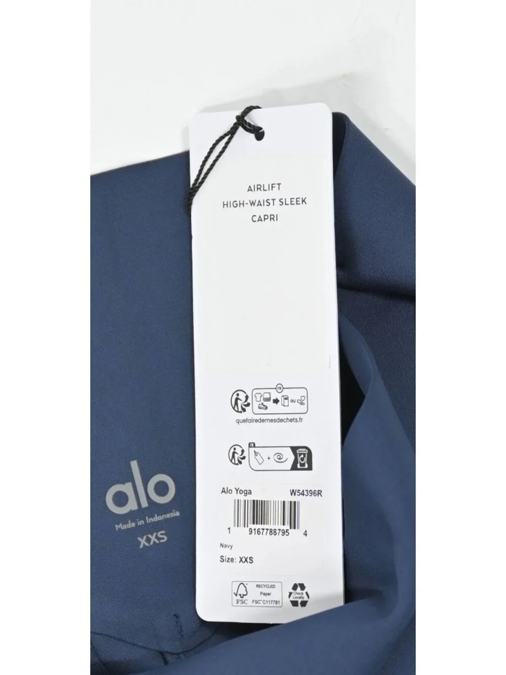 ALO Yoga Airlift High-Waist Sleek Capri W54396R in Navy